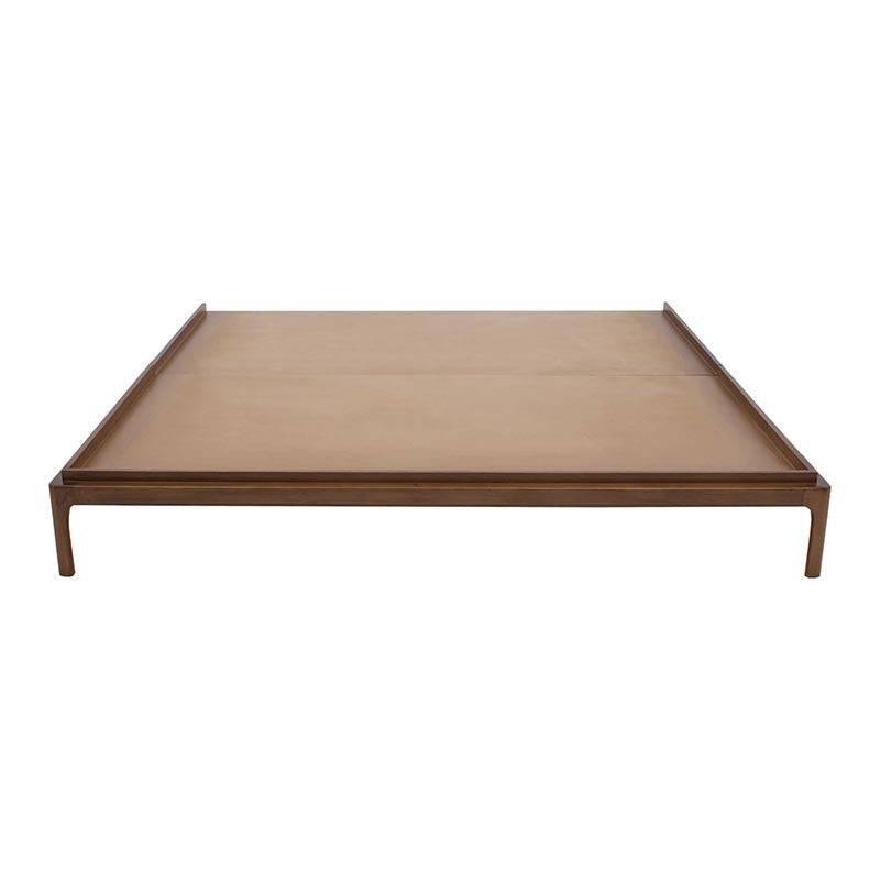 Base de cama Palta de color nogal, con estructura sólida y superficie de 232 cm de ancho, ideal para dormitorios modernos.