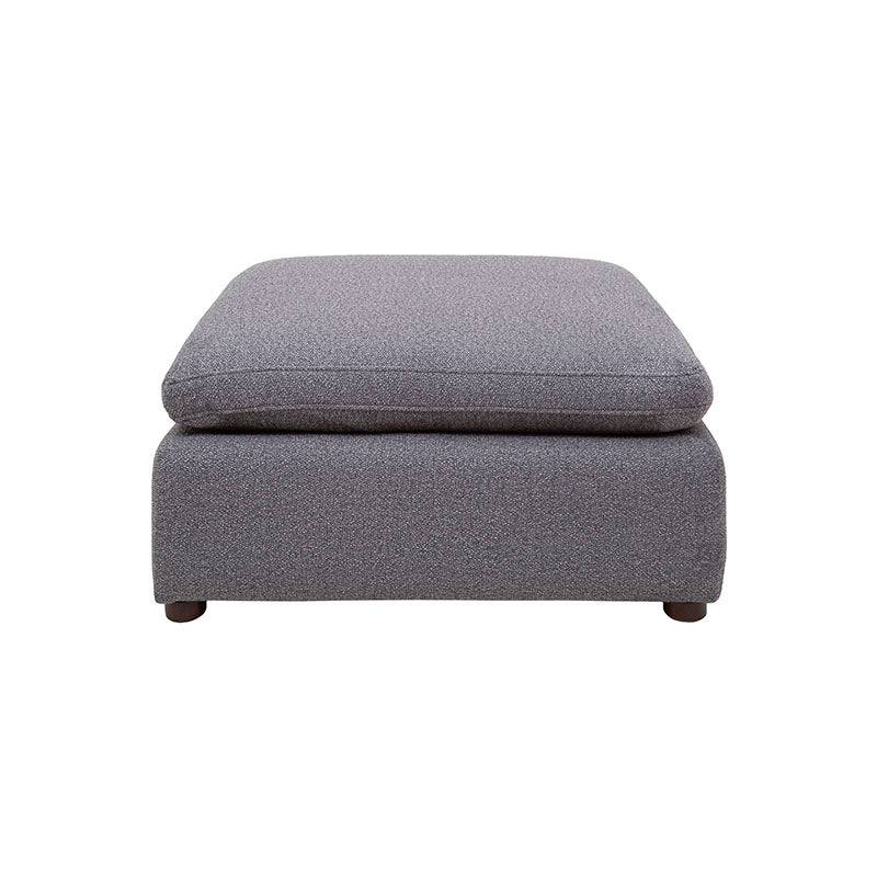 Taburete gris oscuro para sala Francesca deurope.com.mx con tela de textura afelpada, frente de 93 cm y altura de 45 cm.