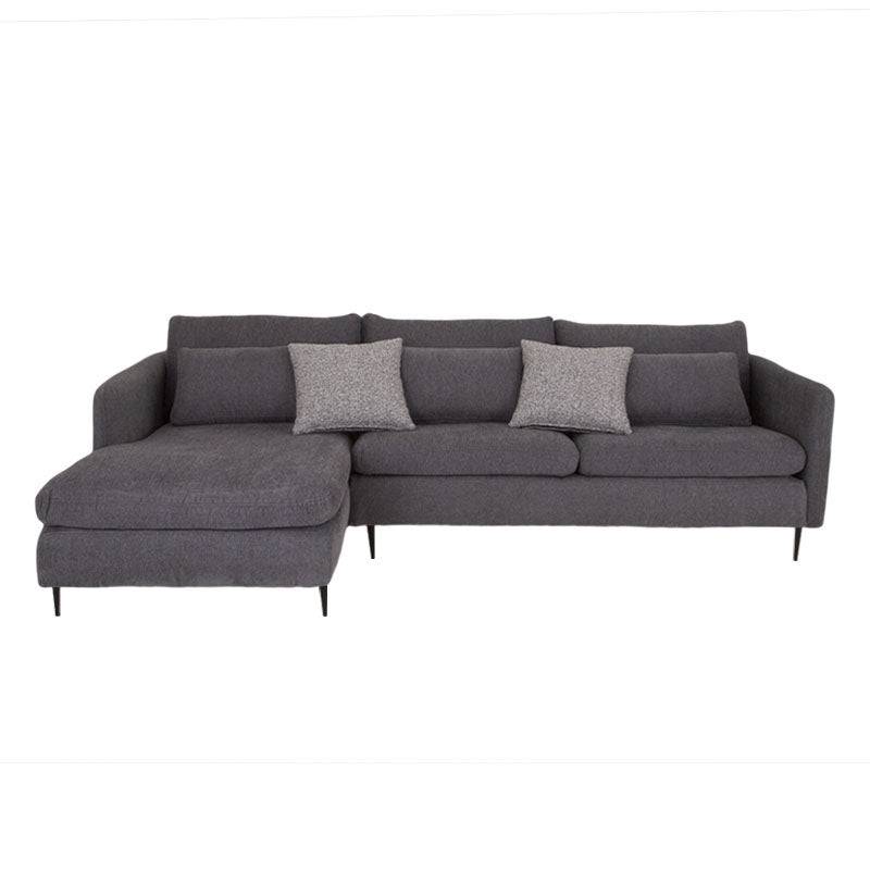 Sala con chaise izquierda de color gris de la marca deurope.com.mx, vista en ángulo con cojines cómodos y estructura moderna