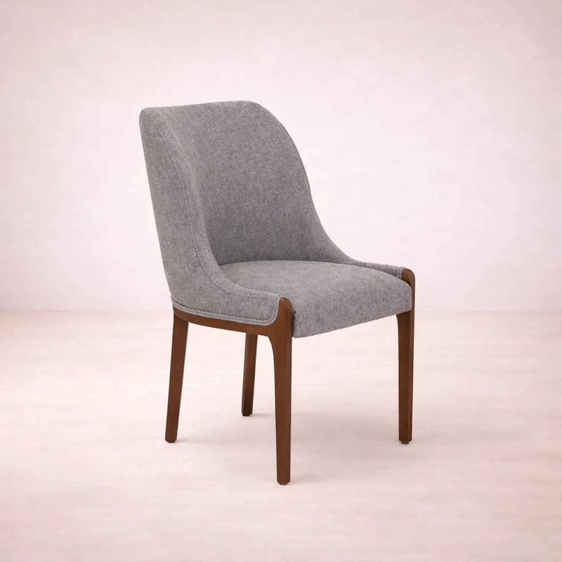 Juego de comedor Quetzal de 7 piezas, incluyendo sillas y mesa, en estilo moderno y elegante, en color natural y madera.