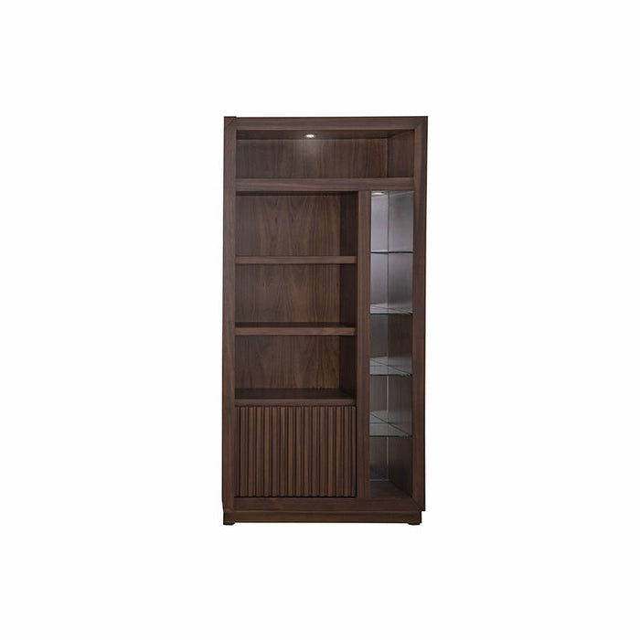 Torre derecha Toledo de mueble para TV en color madera clara con estantes y espacio para dispositivos electrónicos.
