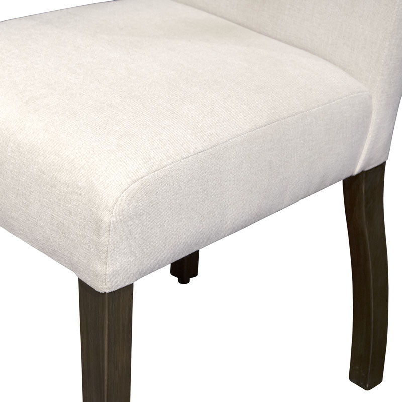 Juego de comedor Quetzal de 7 piezas con platos, tazas y cubiertos en cerámica y madera, estilo moderno y elegante.
