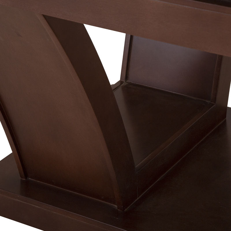 Mesa de comedor rectangular Hera de deurope.com.mx, superficie de madera clara y patas robustas en un diseño moderno.