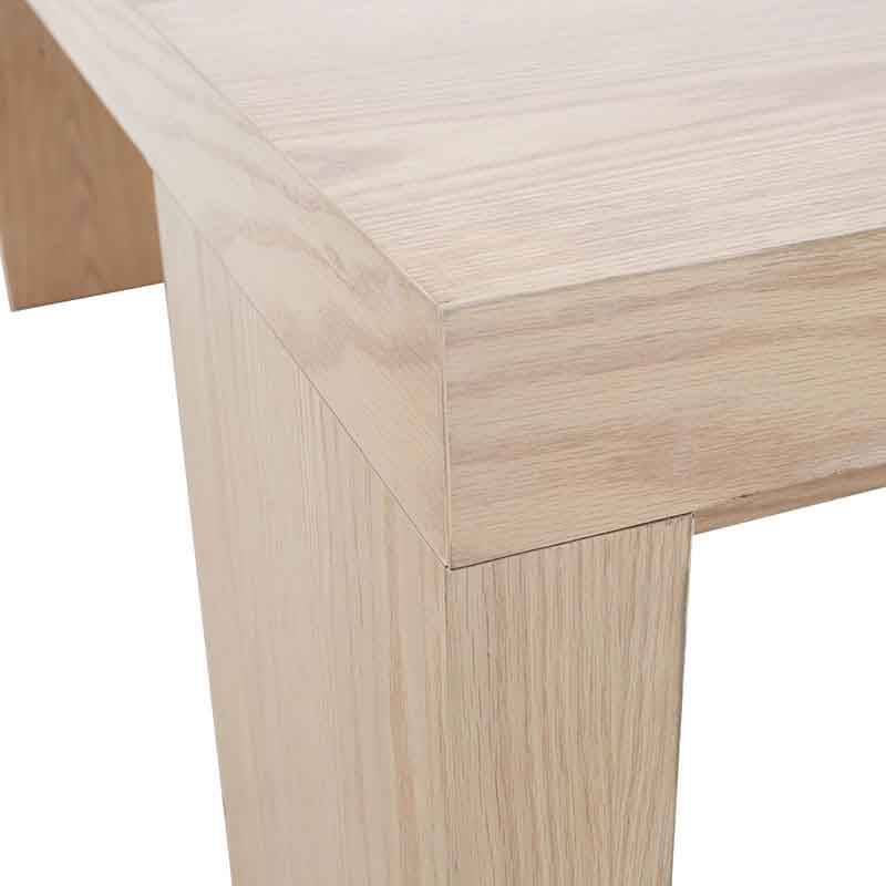 Mesa de centro Ripol de D’europe en madera enchapada en encino natural claro, con diseño industrial y dimensiones 120x45x120 cm.