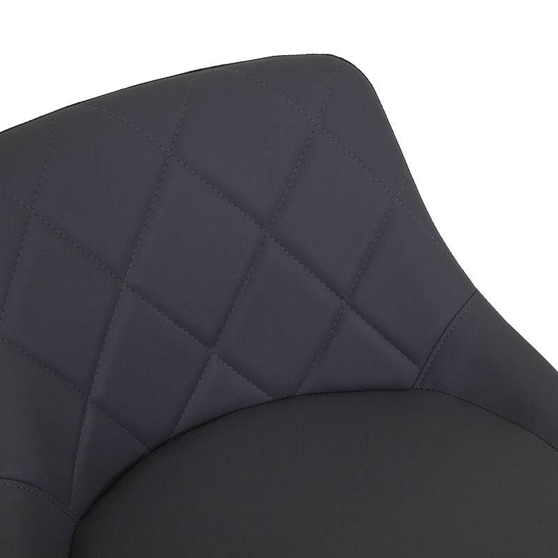 Banco Cenit para barra con asiento tapizado en leather touch gris y base de metal cromado.