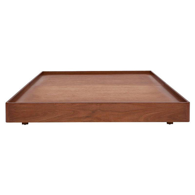 Juego de recámara Arezzo de madera natural claro, incluye base de cama, enchapado y detalles elegantes, de deurope.com.mx