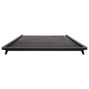 Base de cama Jess de Deurope en negro con acabado de madera industrializada, 146 cm de ancho, 25 cm de alto y 198 cm de fondo.
