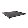 Base de cama Jess de madera industrial negra de pino, con diseño moderno y tamaño de 146 cm de frente, 25 cm de alto y 198 cm de fondo.