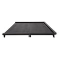 Base de cama Jess de madera de pino en color negro, con diseño industrial, 146 cm de frente, 25 cm de alto y 198 cm de fondo.