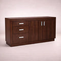 Buffet Quebec de madera de nogal, encino y okume, con acabado en chapa de encino, estilo bufetera moderna y funcional.