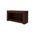 Juego de comedor con buffet Quetzal de madera de pino en acabado café, con mesa y buffet de estilo clásico en imagen.