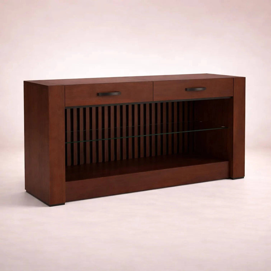 Juego de comedor con buffet Quetzal de madera de pino en acabado café, con diseño elegante y dimensiones completas.