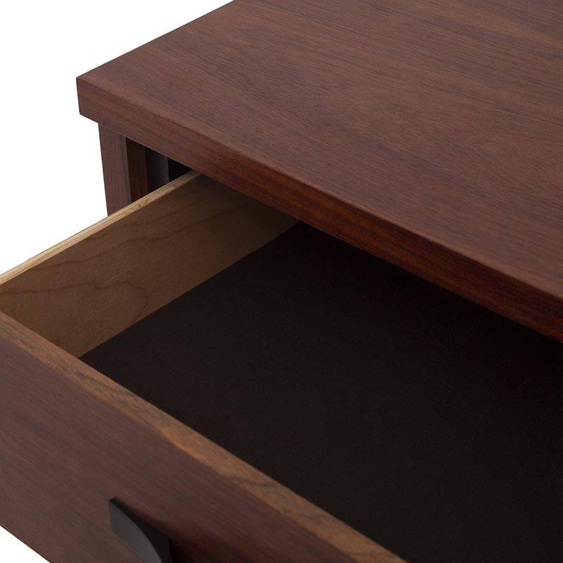 Buro Bourbon de madera de pino con acabado en color café, de aproximadamente 60 cm de alto y 60 cm de ancho, frente de 41 cm