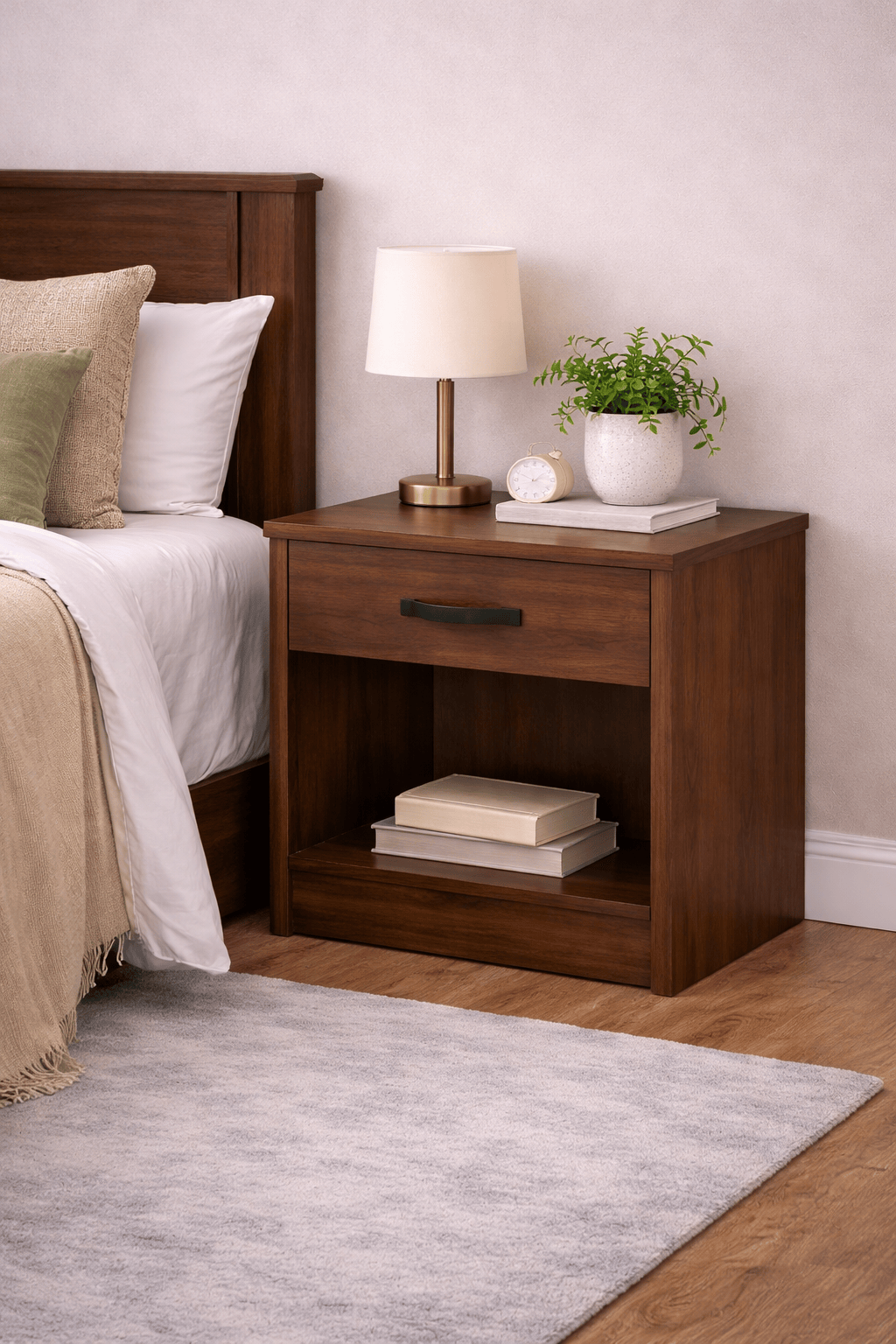 Buro Bourbon de madera de pino con acabado en color café, frente de 60 cm, diseño elegante y funcional.