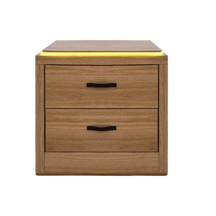 Buro de recámara Allure en color marrón deurope.com.mx, de MDF con acabado en melamina, frente de 60 cm y altura de 59 cm