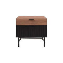 Buró Jess en madera de pino con chapa de nogal, de color negro, frente de 55 cm, alto de 55 cm y fondo de 40 cm.