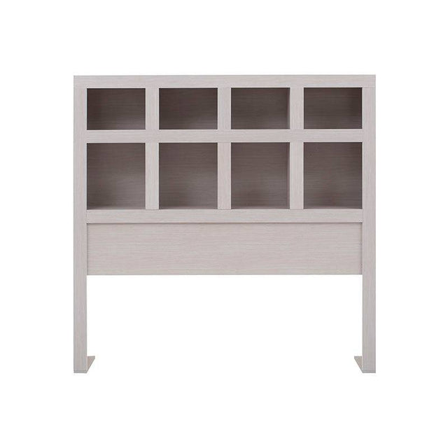 Cabecera Picasso de madera industrial gris claro con diseño moderno, mide 142 cm de ancho y 140 cm de alto.