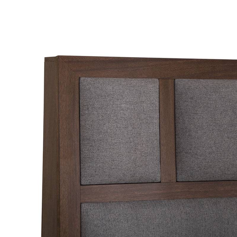 Cabecera Loretta de madera oscura, elegante y moderna, diseñada para dormitorios, en acabado de color marrón oscuro.