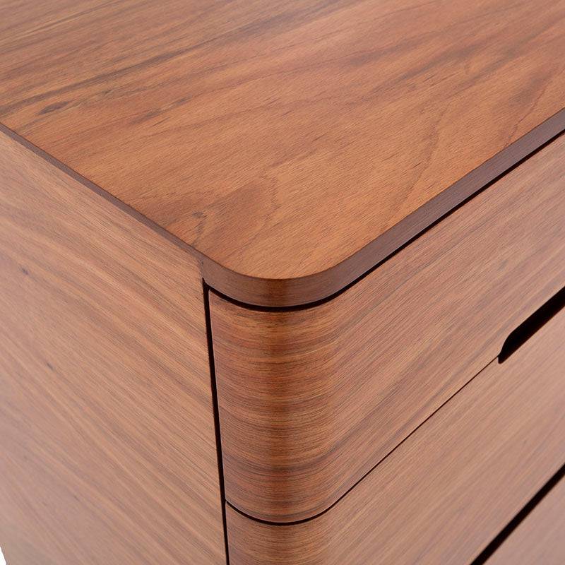 Cajonera Arezzo de deurope.com.mx en chapa de tzalam natural claro, con tres cajones y dimensiones 110x100x45 cm.