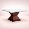 Mesa de comedor Quetzal de 9 piezas en chapa de caoba y mármol, deurope.com.mx, con diseño elegante y superficie revestida.