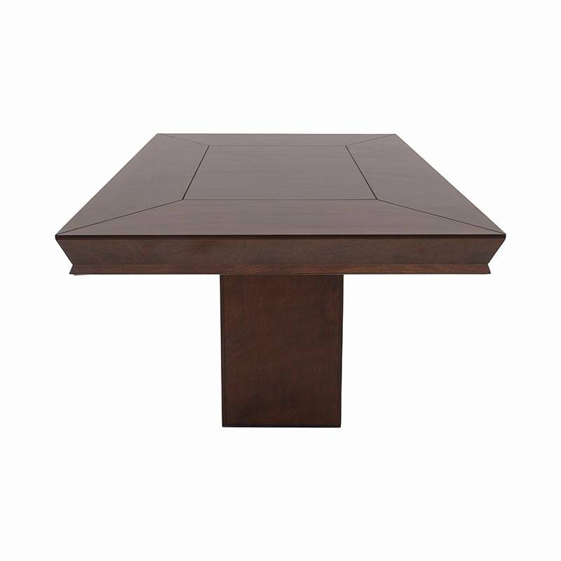 Mesa de comedor Creta II de madera de chapa de okumé en color tabaco, con superficie rectangular y dimensiones 210x115x75 cm.
