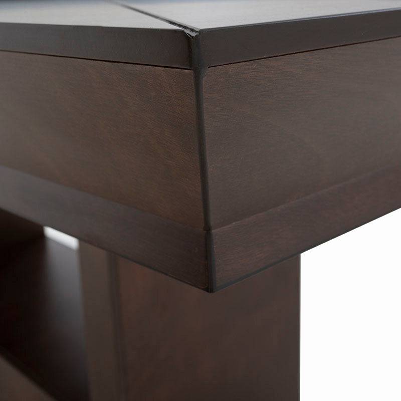Mesa de comedor Creta II de deurope.com.mx con superficie de chapa de okumé en color tabaco, frente de 210 cm, altura de 75 cm.