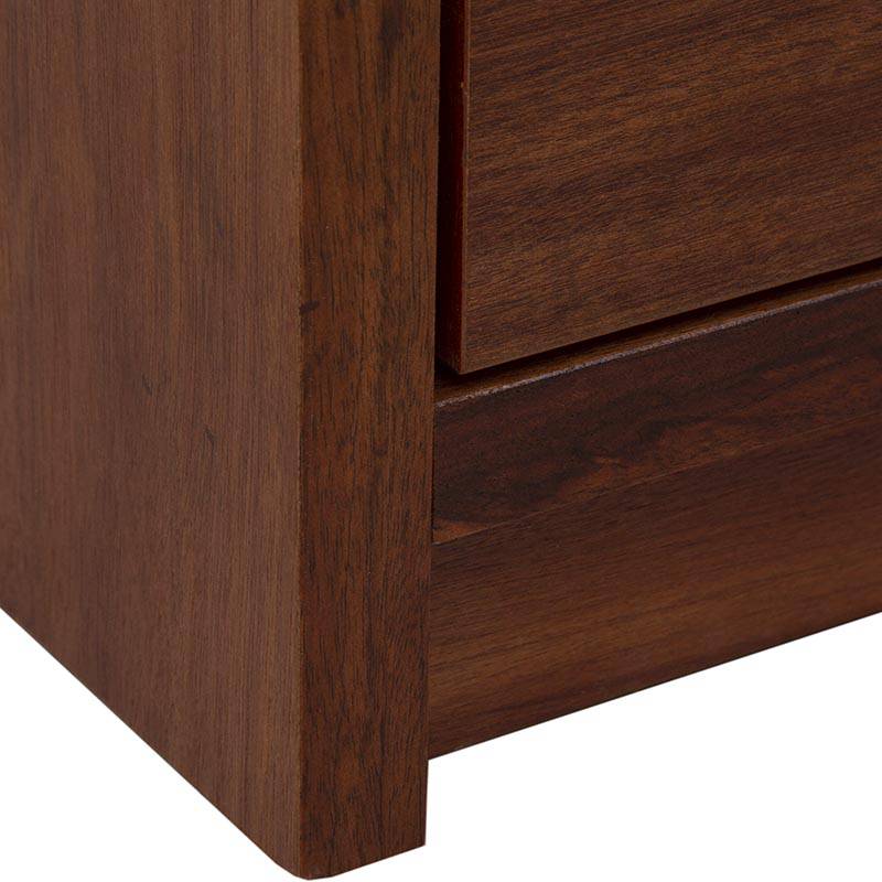Cómoda Bourbon de madera de pino en acabado café con diseño clásico y dimensiones de 76 cm de alto, 60 cm de ancho y 41 cm de fondo