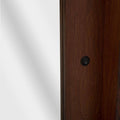 Espejo de pie Bourbon de madera de pino estufada con marco en color café, de 132 cm de alto y 76 cm de ancho, en acabado elegante.