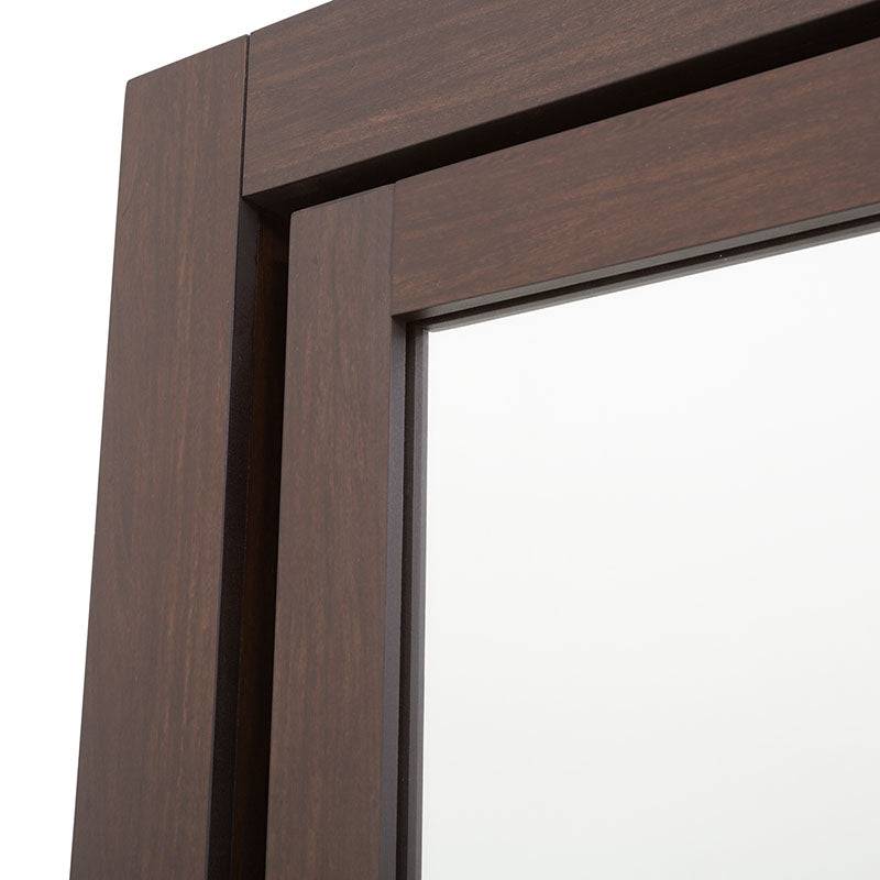 Espejo de pie Boston de madera oscura con marco industrializado, frente de 62 cm, altura de 180 cm y fondo de 42 cm.