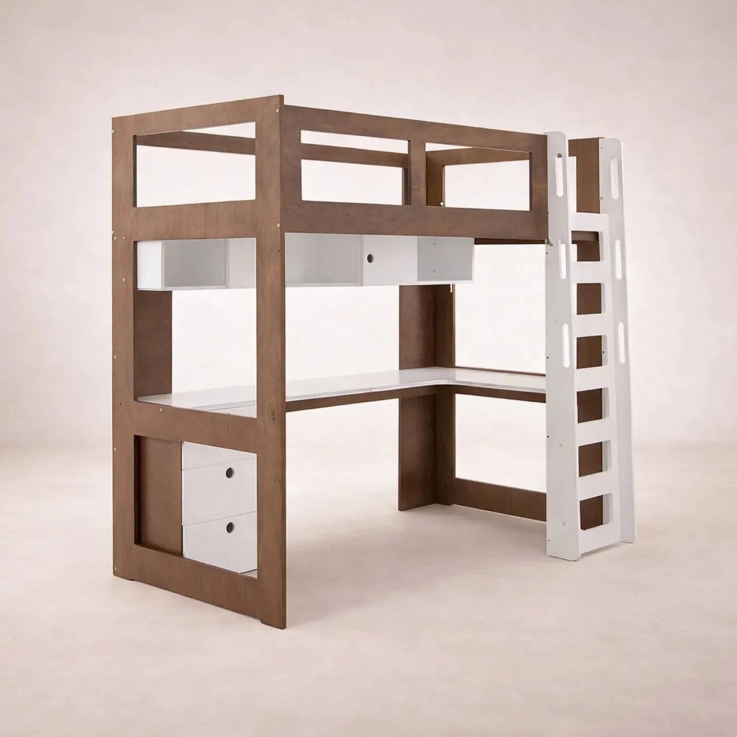 Cama alta con escritorio Elis de deurope.com.mx, estructura en madera industrializada blanca y nogal, con espacio para estudio y descanso.