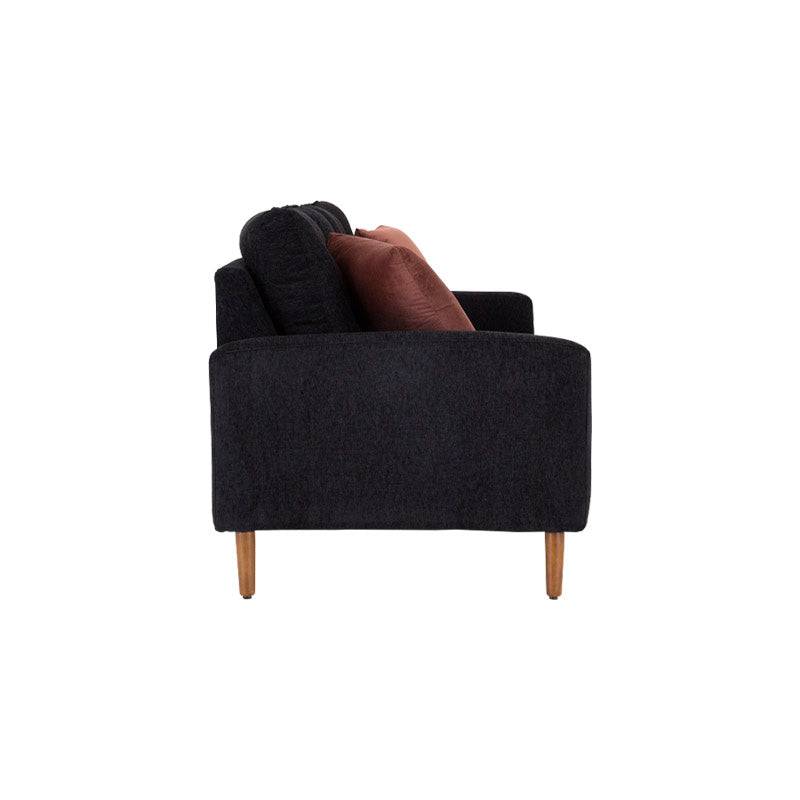 Sofá loveseat Eugenia de deurope.com.mx, tapizado en tela gris oscuro con cojines decorativos y estructura de madera.