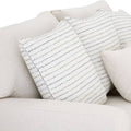 Sofá loveseat Oliver de deurope.com.mx con cojines acolchados y estructura de madera, en color gris claro.