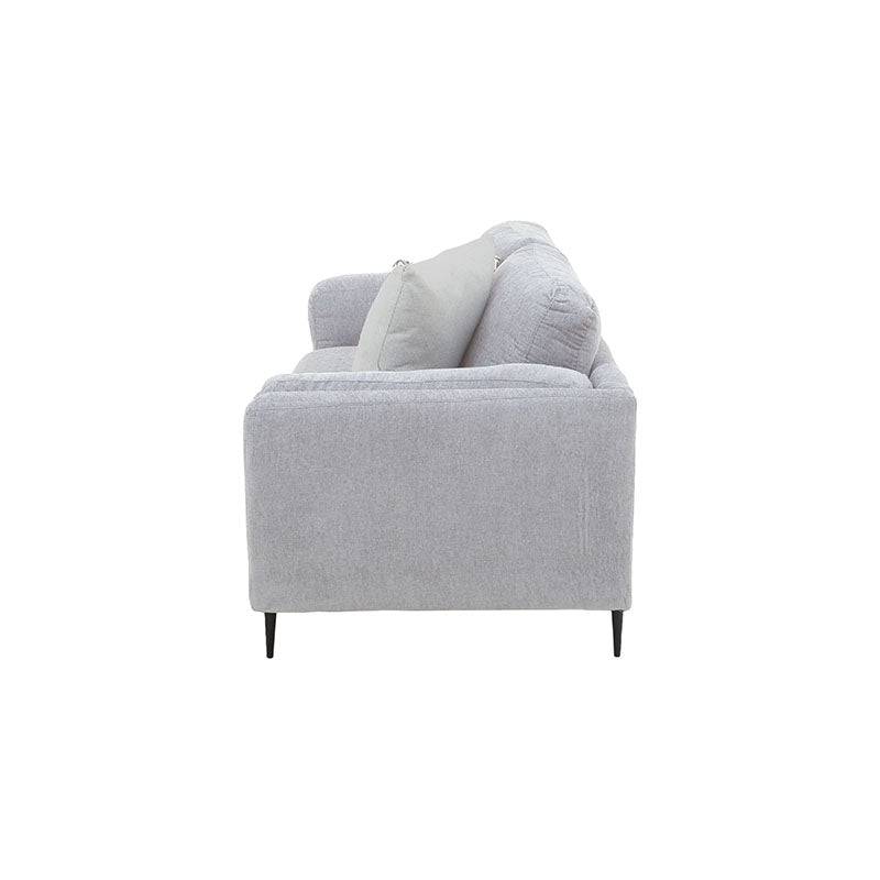 Sofá loveseat Alessandra de tapiz negro, con estructura en cuero plano afelpado, dimensiones 176x80x93 cm.
