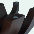 Mesa de centro Burj de madera nogal con tapa de cristal, dimensiones 90x45x90 cm, diseñada por deurope.com.mx.