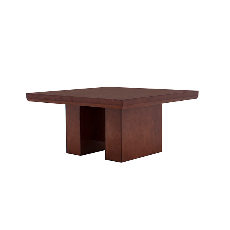 Mesa de comedor Siena de madera en color almendra, con superficie de 150 cm x 75 cm, frente y fondo iguales.