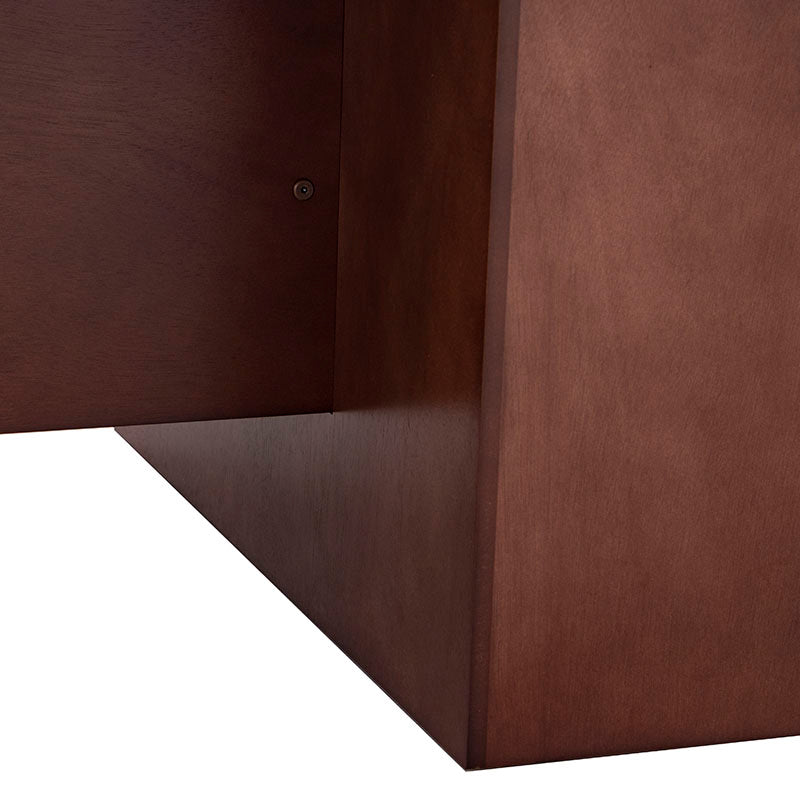 Mesa de comedor Siena de madera en color almendra, con superficie rectangular y dimensiones de 150x75x150 cm.