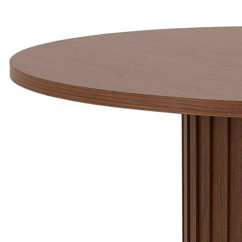 Mesa de comedor mediterráneo de madera, estilo clásico, con superficie lisa y patas robustas, deurope.com.mx