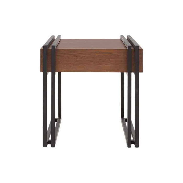 Mesa lateral Bennet de metal con estructura en color negro nogal, chapa de encino, dimensiones 50x50x50 cm.