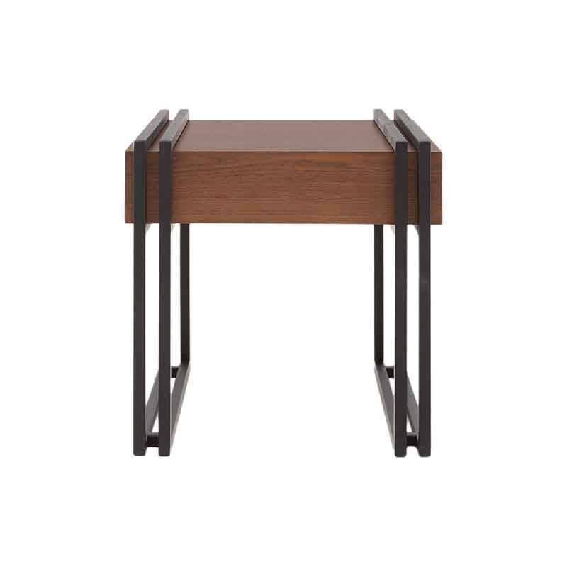 Mesa lateral Bennet decolor negro y nogal, estructura metálica y chapa de encino, tamaño 50x50x50 cm, para decoración.