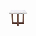 Mesa lateral Kaori de deurope.com.mx en madera de nogal con cubierta de mármol veneciano, frente de 60 cm, altura de 54 cm.