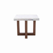Mesa lateral Kaori de deurope.com.mx en madera de nogal con cubierta de mármol veneciano, frente de 60 cm, altura de 54 cm.