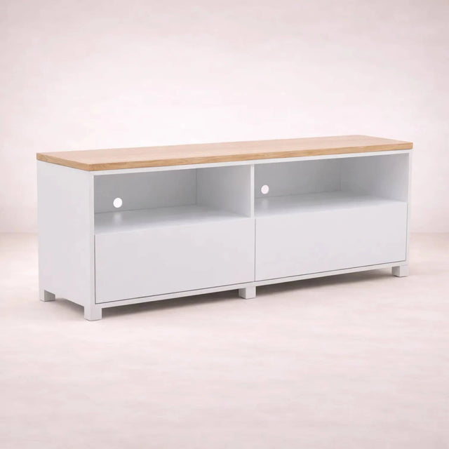 Mueble para TV Eros en laca blanca con detalles en chapa de encino, 140 × 40 × 55 cm.
