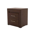 Juego de recámara Boston de deurope.com.mx con cama, mesitas y cabecera en madera moderna, en tonos claros.