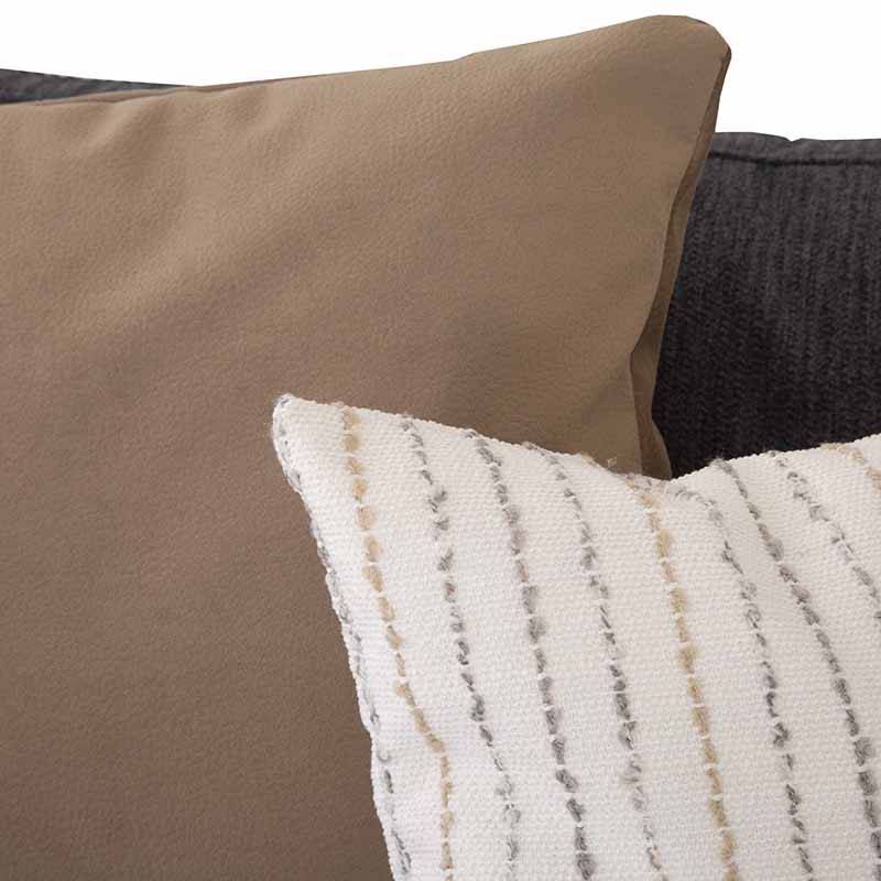 Módulo de sala Nube deoupe.com.mx, sillón central con banca, tela suave beige, estructura de madera de pino, frente, vista frontal.