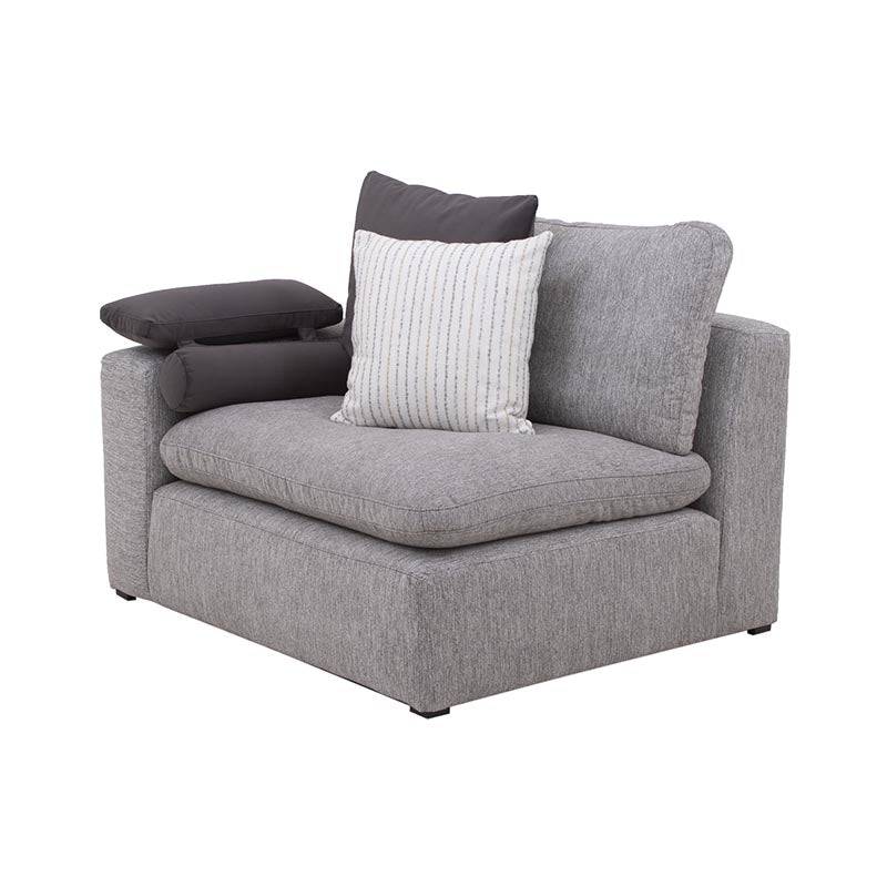 Sillón lateral Sala Nube de Deurope en tela beige con textura suave y estructura de madera de pino, vista frontal.