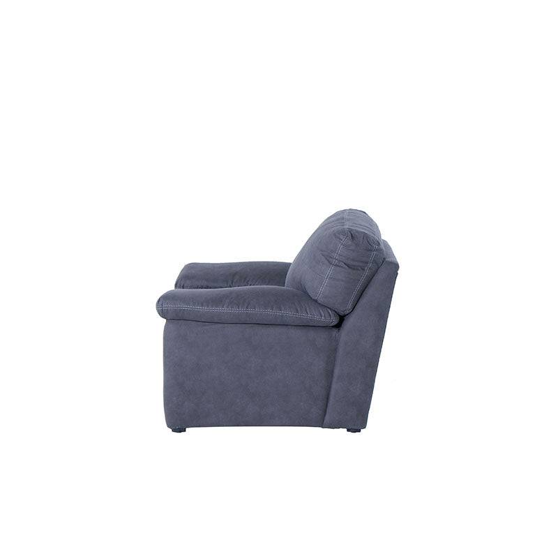 Sillón Calvin de estilo moderno en color gris claro, con tapizado suave y estructura resistente para sala de estar.