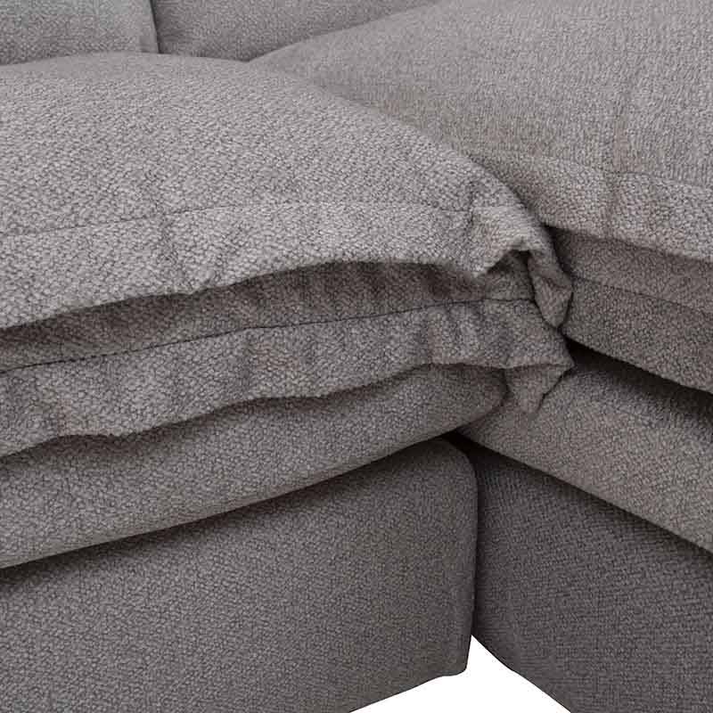 Sala Alejandría chaise derecha de tapiz gris claro, moderna y cómoda, con diseño elegante y estructura resistente.