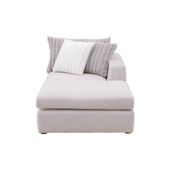 Sala San Miguel Chaise de Deurope con tapizado en tejido plano y textura afelpada, chaise derecha, vista frontal.