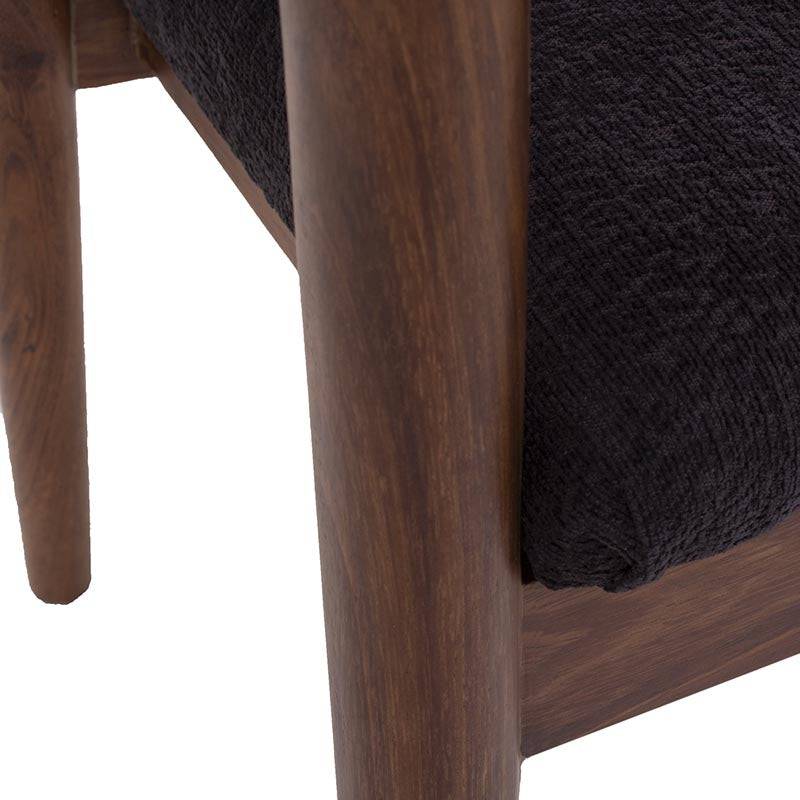 Silla de comedor Montecarlo en color café con tapizado de tela de poliéster, estructura de madera, vista frontal, altura de 82 cm.