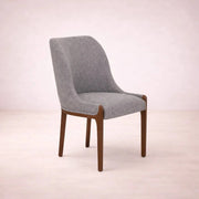 Juego de comedor Quetzal de 7 piezas, incluyendo sillas y mesa, en estilo moderno y elegante, en color natural y madera.